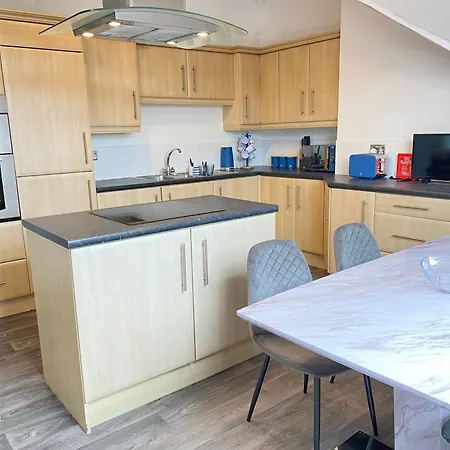 Blue Ocean Seaview Penthouse Perfectly Saltburn-by-the-Sea