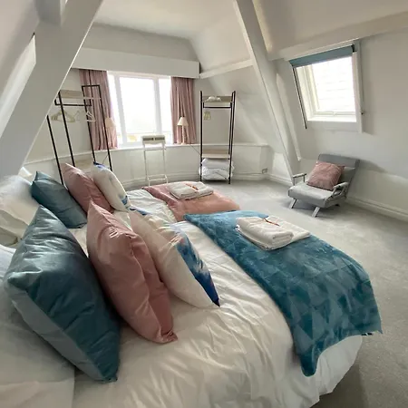 Blue Ocean Seaview Penthouse Perfectly Saltburn-by-the-Sea