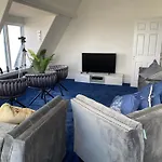 Blue Ocean Seaview Penthouse Perfectly * Saltburn-by-the-Sea