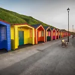 Blue Ocean Seaview Penthouse Perfectly Saltburn-by-the-Sea