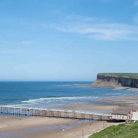 Blue Ocean Seaview Penthouse Perfectly Saltburn-by-the-Sea